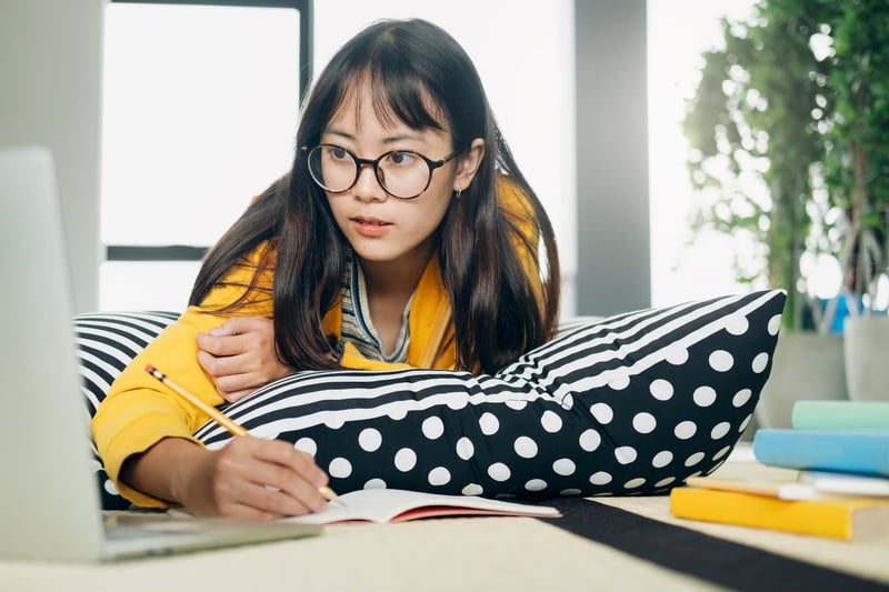 Student Attentively Listens to Online Tutor!